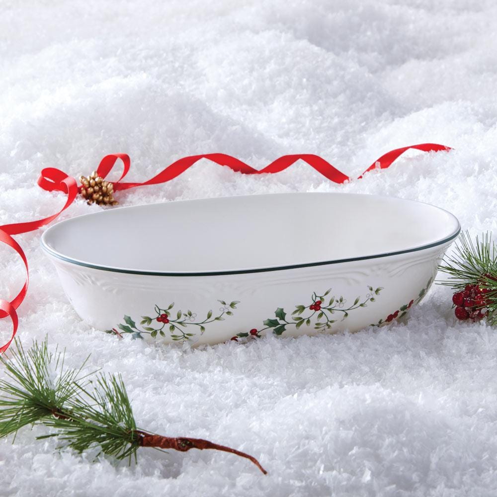 Pfaltzgraff Winterberry Oval Vegetable Bowl