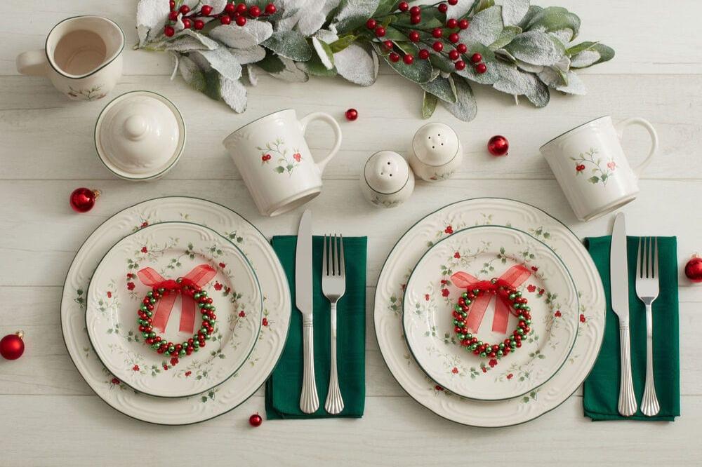 Winterberry® 16 Piece Dinnerware Set, Service for 4 – Pfaltzgraff