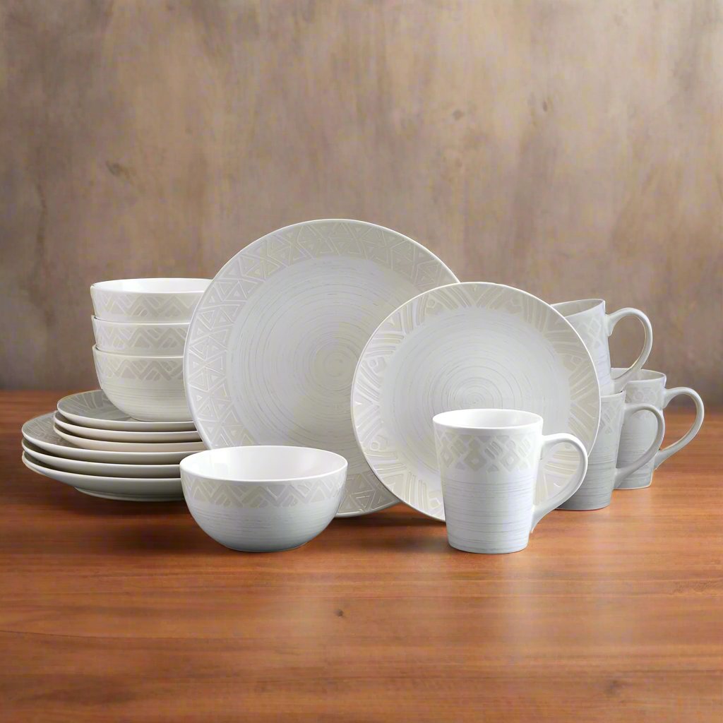 Vera 16 Piece Dinnerware Set, Service for 4