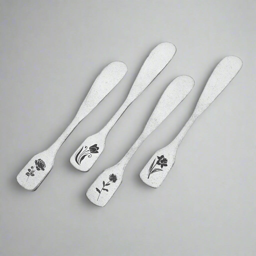 Matte Floral Set of 4 Spreaders